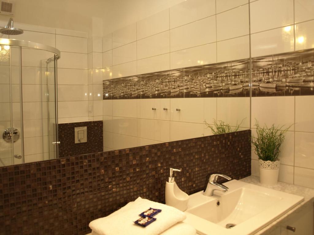 Grand-Tourist Center Point Apartments Гданьск Экстерьер фото