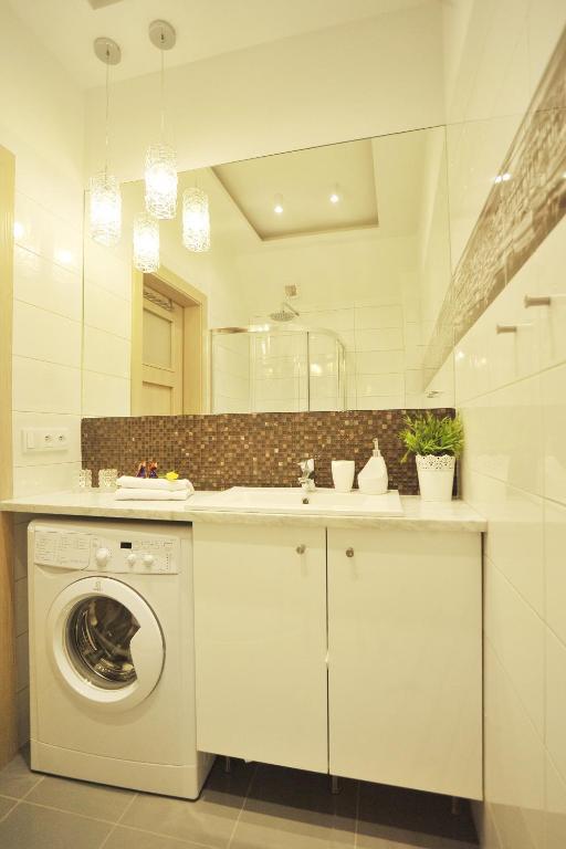 Grand-Tourist Center Point Apartments Гданьск Номер фото